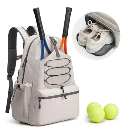 Qual è la funzione del coperchio superiore di una borsa da esterno?